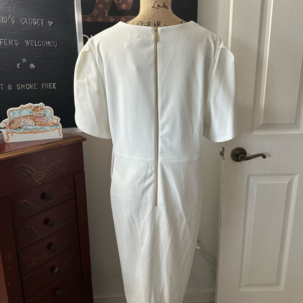 🆕Calvin Klein Ivory Petal Sleeve Dress - Picture 9 of 16